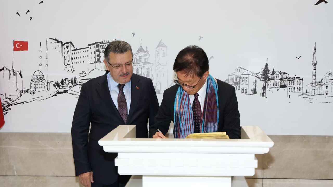 Japonya Büyükelçisi Masami'den Başkan Genç’e ziyaret