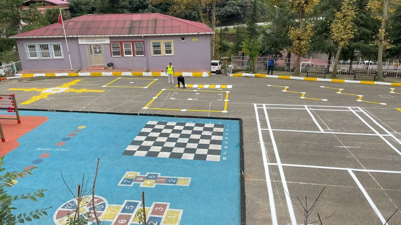 Büyükşehir’den okul bahçelerine renkli dokunuş