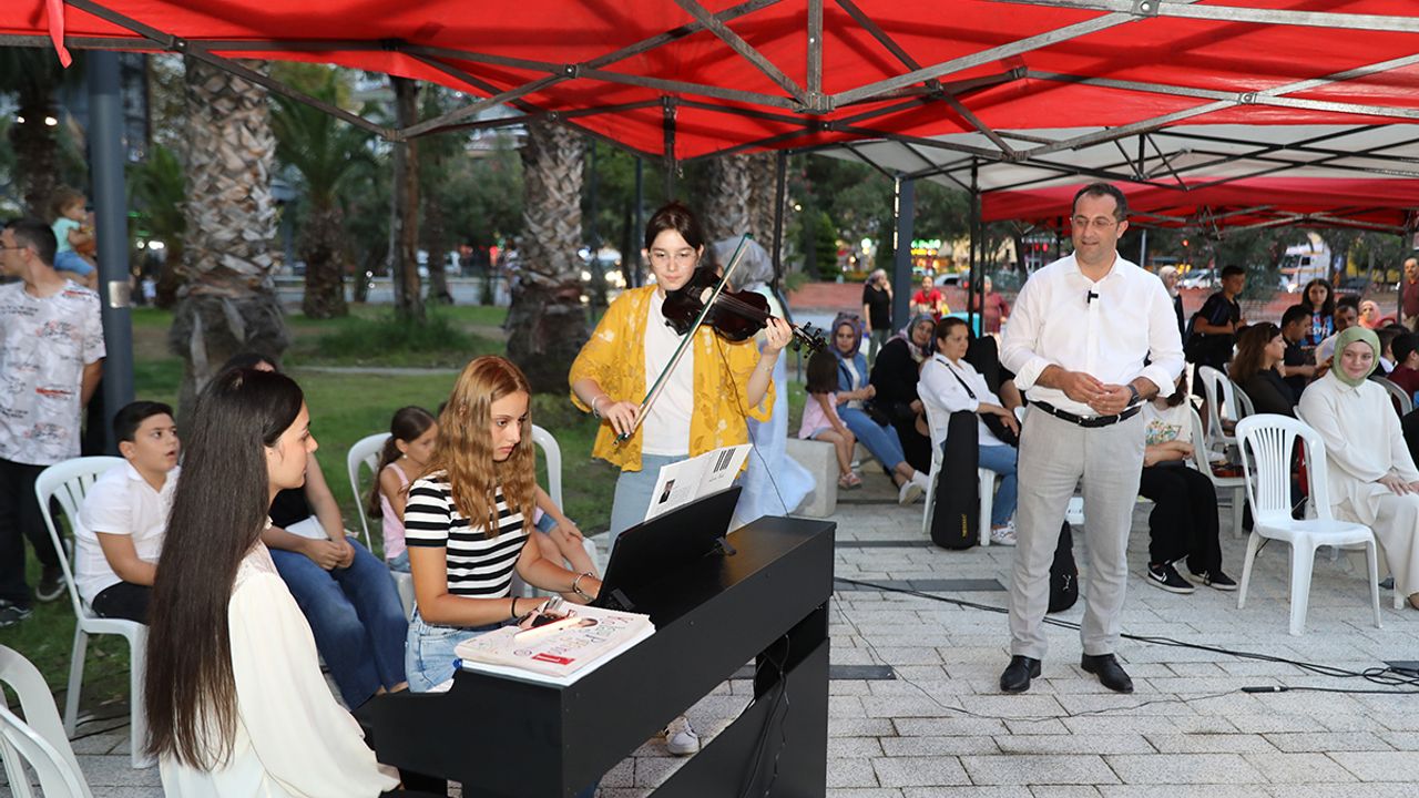 Akçaabat Sanat Akademisi'nden muhteşem performans