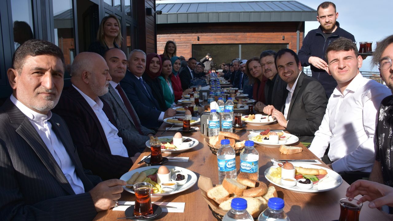 Trabzon'da il protokolü engelliler ve aileleriyle buluştu!