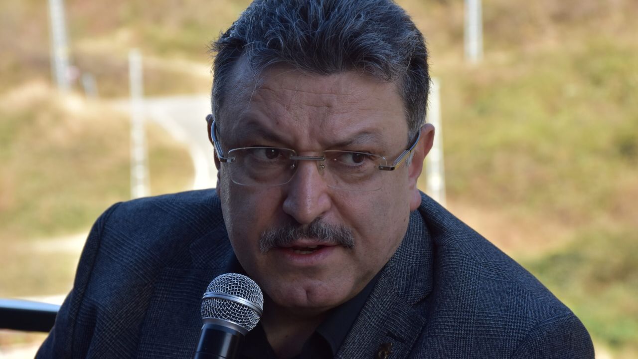 Ahmet Metin Genç Kimdir?