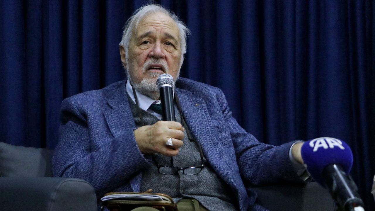 Prof. Dr. İlber Ortaylı, Trabzon'da 2. Kitap Fuarına katıldı