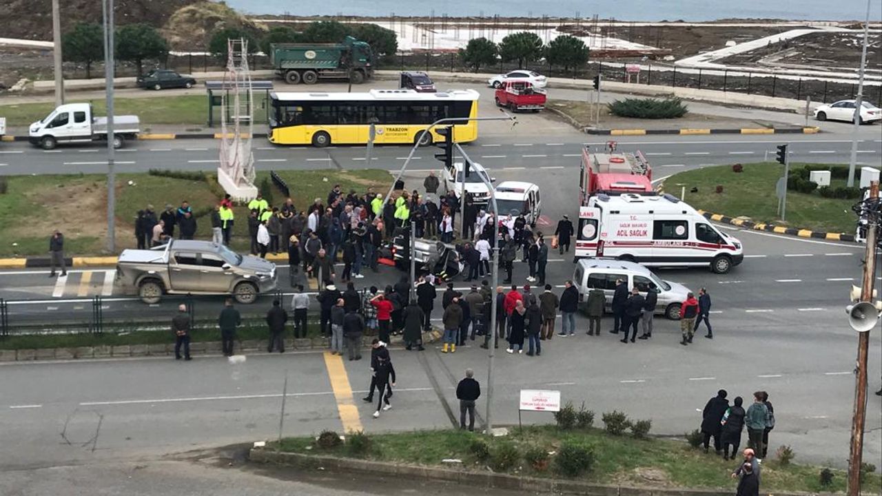 Trabzon'da feci kaza! Çocuklar dahil çok sayıda yaalı var...
