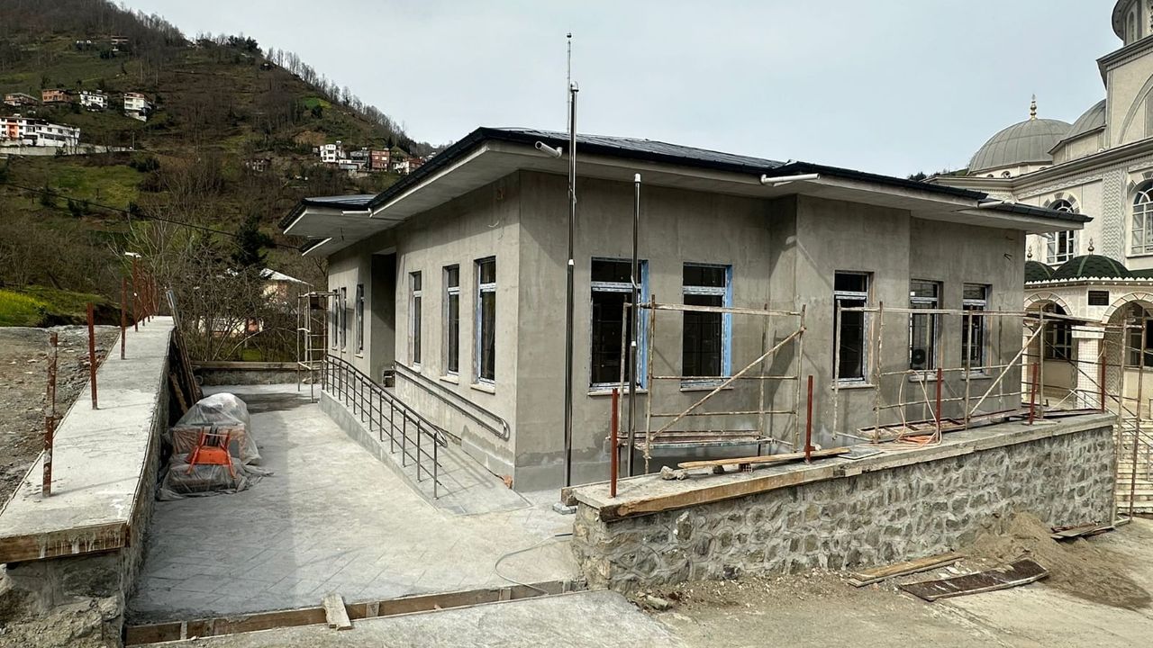 Trabzon'da üç ilçede sağlık tesisi inşaatları devam ediyor