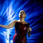 Trabzon Kültür Yolu Festivali'nde şarkıcı Merve Özbey sahne aldı