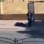 Durakta karşılaştığı eşini silahla ağır yaraladı