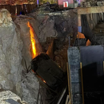 Kaza sonrası savrulan araç inşaat çukuruna uçtu
