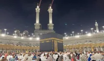 Binlerce Müslüman Mescid-i Haram'ı ziyaret etti