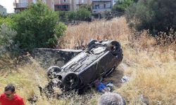 İzmir’de takla atan araçtaki 4 genç ölümden döndü