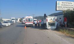 İzmir’de yolcu minibüsü ile otomobil çarpıştı: 5 yaralı