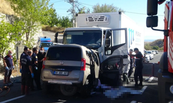 Malatya'da ticari araç ile kamyon kafa kafaya çarpıştı 6 kişi hayatını kaybetti