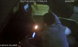 Halk otobüsüne saldırı anbean güvenlik kamerasına yansıdı