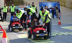 Trabzon'da öğrencilere akülü araçlar ile trafik eğitimi verildi