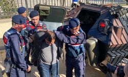 Antalya’da 3 kişiyi öldürdüğü iddia edilen zanlı, zırhlı araçla adliyeye getirildi