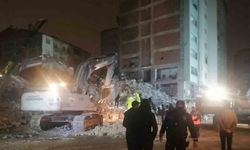 Elazığ’da çöken binada polis memurunun cansız bedenine ulaşıldı