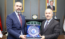 Bayburt Üniversitesi Rektörü Türkmen’den, Rektör Aşıkkutlu'ya ziyaret