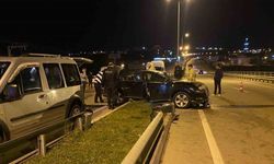 Sinop’ta kontrolden çıkan otomobil refüje çıktı: 3 yaralı