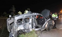Hafif ticari araçla minibüs çarpıştı: 5 yaralı