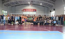 Trabzon Akçaabat Liseler arası kadın Voleybol Turnuvası sona erdi!