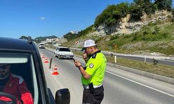 Zonguldak’ta radarlı trafik uygulamasında 17 sürücüye 41 bin lira ceza