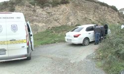 Arnavutköy’de kurşunlanmış otomobil terk edilmiş halde bulundu