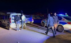 Uyuşturucudan girdikleri cezaevinden izinli çıkıp uyuşturucuyla polisten kaçtılar