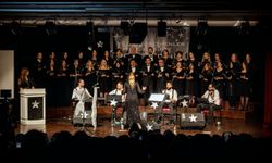 Trabzon'da "Yıldız Öğretmenler" korosu konser verdi!