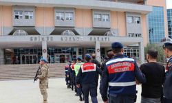 Edirne’de 8 terör şüphelisi yakalandı