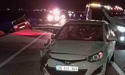 Burdur’da iki otomobil çarpıştı: 3 yaralı