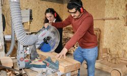 Trabzon’da makine mühendisi çift ahşap oyuncak üretiyor!