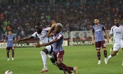 Trendyol Süper Lig: Trabzonspor: 1 - Beşiktaş: 1  (İlk yarı)