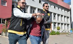 Adana'da mezarlıkta cinayet: oğlunun intiharından sorumlu tuttuğu aileyi öldürdü, ormanda saklanırken yakalandı