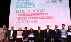 Trabzon'da Özdemir Bayraktar anısına düzenlenen münazara tamamlandı