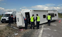 Yolcu otobüsü  devrildi! Yaralılar var