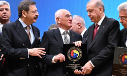 TOBB Hizmet Şeref Belgesi ve Plaket Takdim Töreni yapıldı