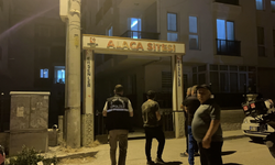 Mahkemelik olduğu kişinin eşini katletti