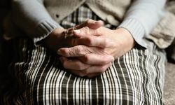 Tıp dünyası şokta! 19 yaşında alzheimer oldu