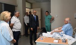 Bakan Uraloğlu'ndan başkan Eren'e moral ziyareti