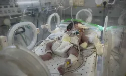 İsrail saldırısında ölen Filistinli kadının karnındaki bebek kurtarıldı