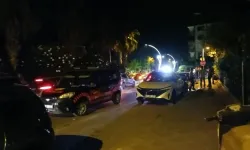 Karısının gözleri önünde bıçaklanarak öldürüldü