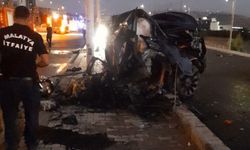 Feci kaza: Tesla araç alev aldı, 2 hemşire hayatını kaybetti