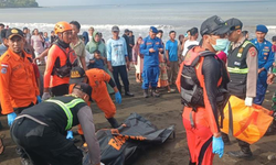 Turistik Bali Adası'na giden feribot battı!  4 ölü 31 kayıp