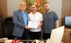 TESOB’un Mesleki Arapça eğitimlerini bitiren esnafa belgeleri verildi
