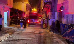 Samsun'da 3 katlı bina alev aldı