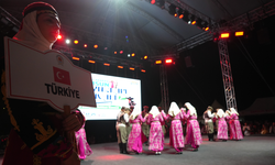 13 farklı ülkeden dansçılar gösterileri ile hayran bıraktı