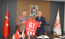 İYİ Parti’den Sebat Gençlik Spor’a destek ziyareti
