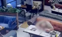 Kafede yemek yerken başından vuruldu!