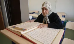87 yaşında Kur’an-ı Kerim okumayı öğrendi