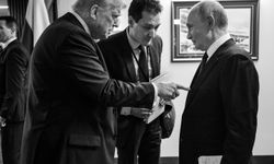 Trump’tan Putin’e sert mesaj! Tarihi karede beden dili dikkat çekti