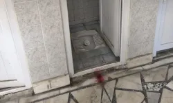 Batman’da madde krizine giren şahıs, camii tuvaletinin camlarını kırdı